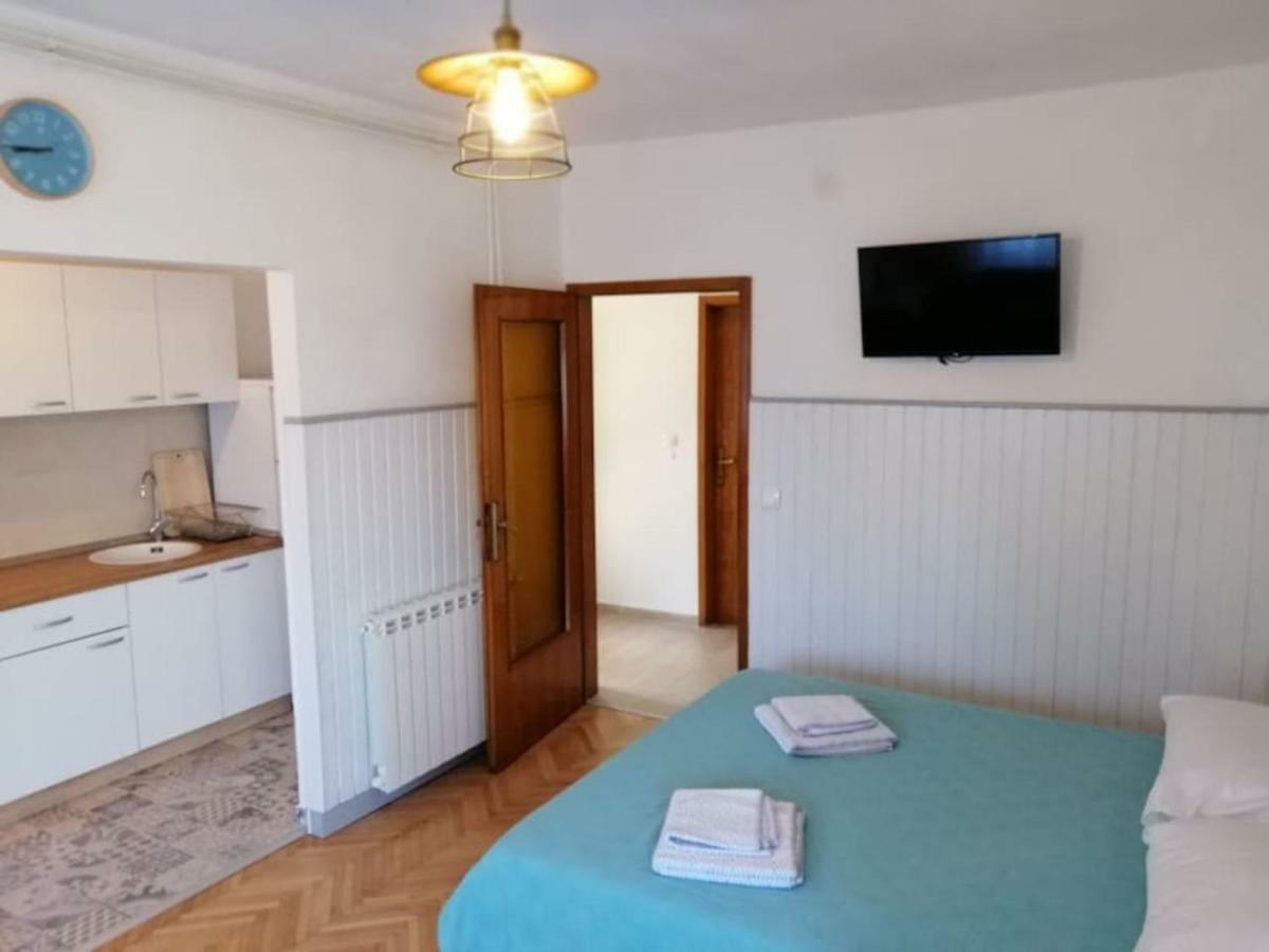 Studio Apartment Vigo - Rijeka Eksteriør billede